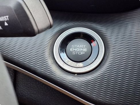 Used 2023 Jeep Grand Cherokee Altitude AWD/4WD image 12