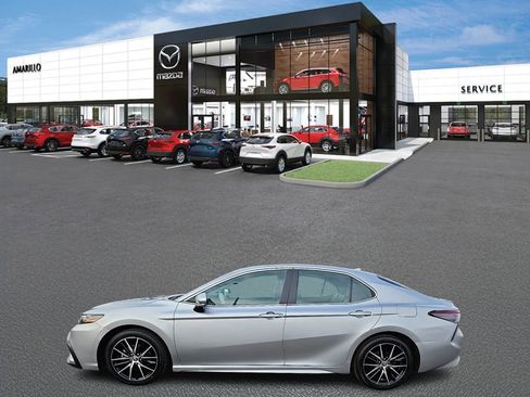 Used 2024 Toyota Camry SE w/ Convenience Package image 6