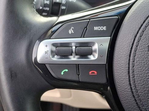 Used 2018 Kia Cadenza Premium w/ Luxury Package image 23