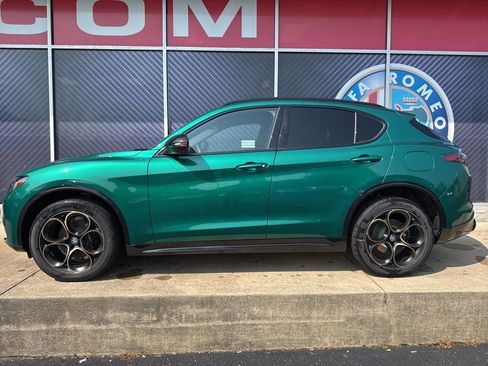 New 2025 Alfa Romeo Stelvio Sprint AWD/4WD image 9