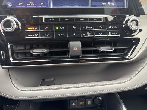 Used 2021 Toyota Highlander Limited image 20