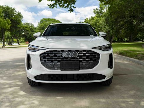 Used 2025 Audi Q5 Premium AWD/4WD image 3