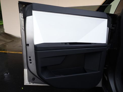 Used 2024 Tesla Cybertruck AWD Crew Cab image 18