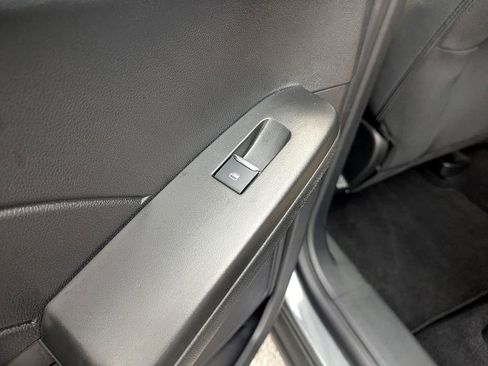 Used 2022 Ford Escape SE image 25