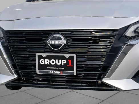 Used 2025 Nissan Altima 2.5 SV FWD image 30