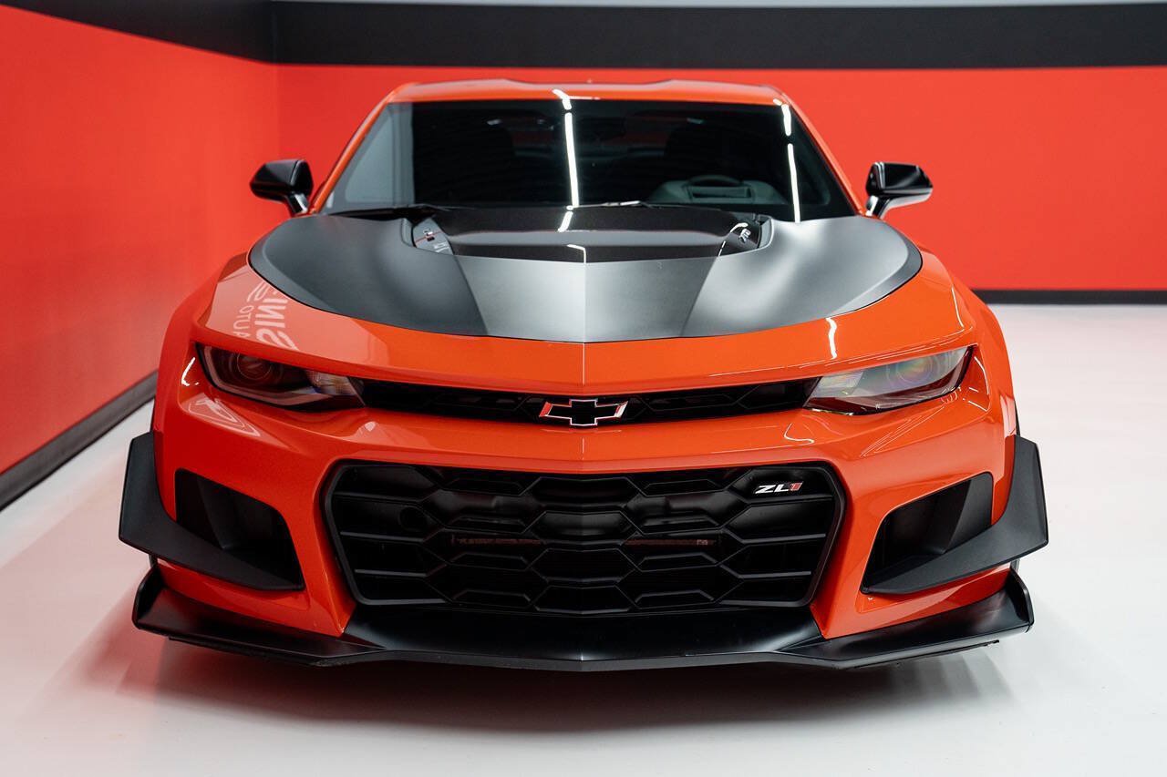 Used 2019 Chevrolet Camaro ZL1 RWD image 17