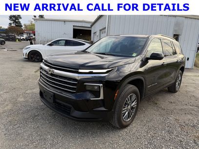 Used 2024 Chevrolet Traverse LT