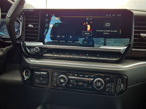 Used 2024 Chevrolet Silverado 2500 High Country w/ High Country Premium Package image 16