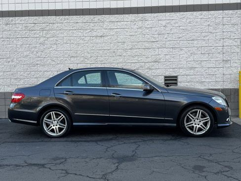 Used 2010 Mercedes-Benz E 550 Sport image 21
