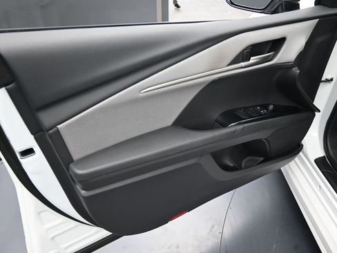 Used 2026 Toyota Camry SE w/ Convenience Package image 16