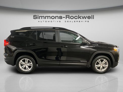 Used 2021 GMC Terrain SLE w/ Driver Convenience Package image 8