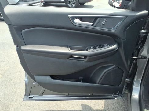 Used 2024 Ford Edge SE w/ Black Appearance Package AWD/4WD image 8