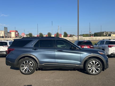 Used 2020 Ford Explorer ST AWD/4WD image 2