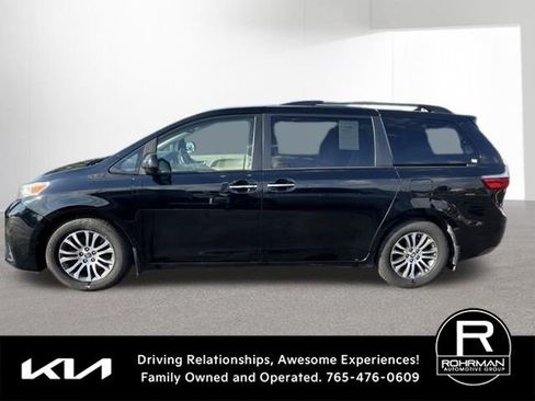 Used 2019 Toyota Sienna XLE FWD image 6