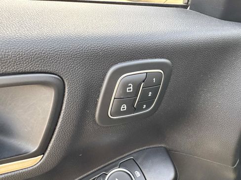 Certified 2021 Ford Escape Titanium w/ Titanium Elite Package image 17