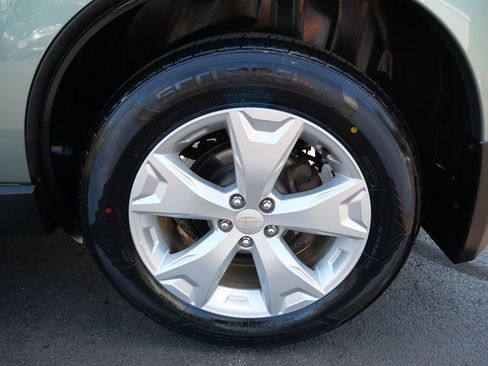 Used 2014 Subaru Forester 2.5i Premium w/ All-Weather Package AWD/4WD image 37