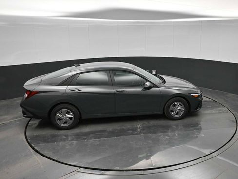 New 2026 Hyundai Elantra SE image 28