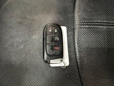 Used 2018 RAM 1500 Laramie w/ Convenience Group AWD/4WD image 20