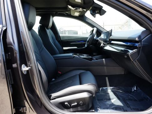 Used 2024 BMW i5 eDrive40i image 24