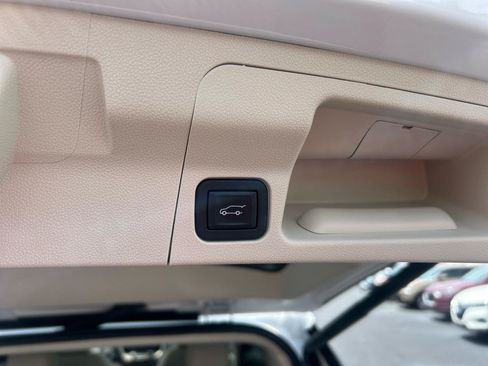 Used 2023 GMC Acadia Denali w/ Denali Ultimate Package FWD image 14