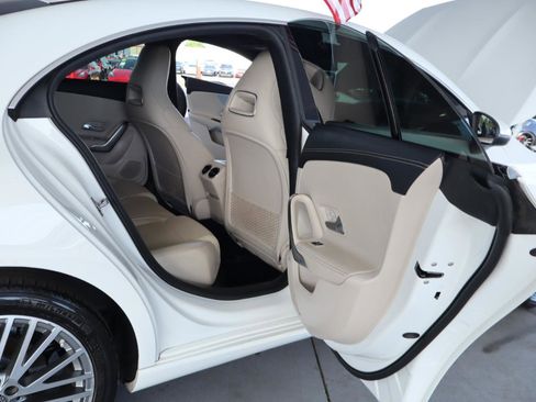 Used 2020 Mercedes-Benz CLA 250 image 37