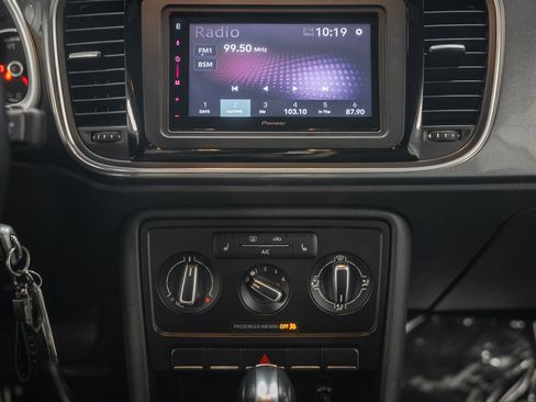 Used 2014 Volkswagen Beetle 2.5 image 23