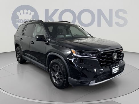 Used 2023 Honda Pilot TrailSport image 10