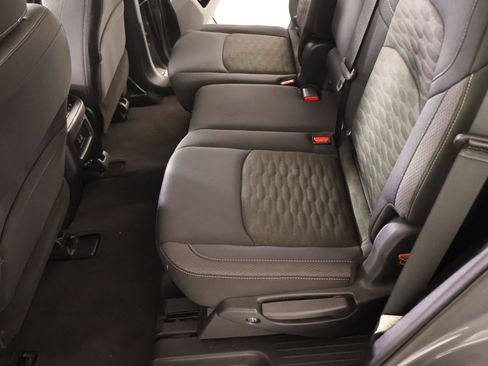 Used 2025 Nissan Pathfinder SV FWD image 12