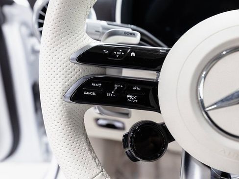 Used 2023 Mercedes-Benz SL 63 AMG 4MATIC image 12