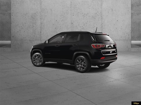 New 2026 Jeep Compass Latitude image 4