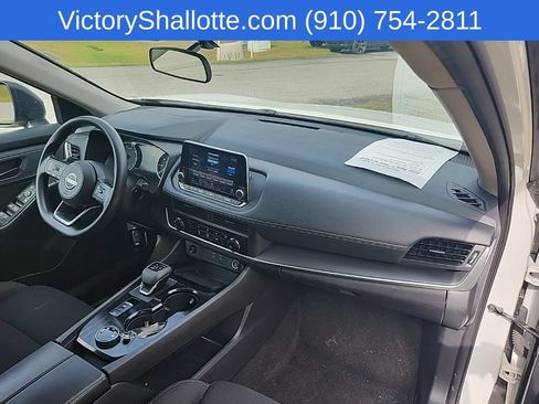 Used 2024 Nissan Rogue S AWD/4WD image 31