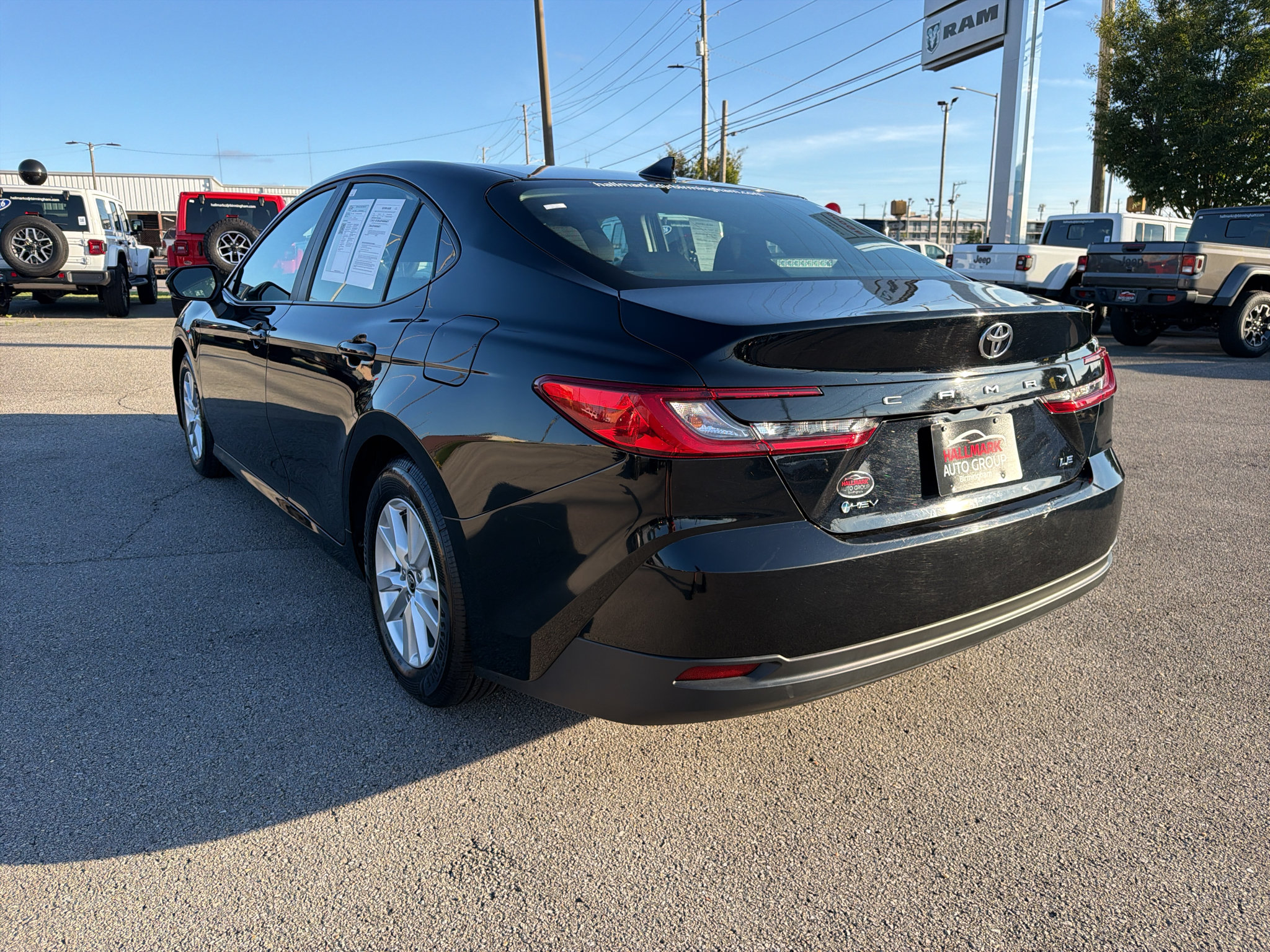 Used 2025 Toyota Camry LE FWD image 9
