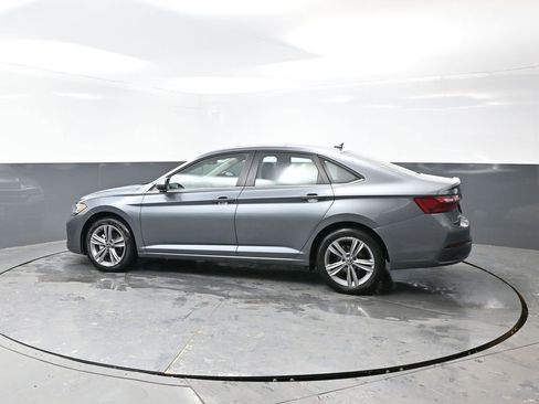 Used 2024 Volkswagen Jetta SE image 9