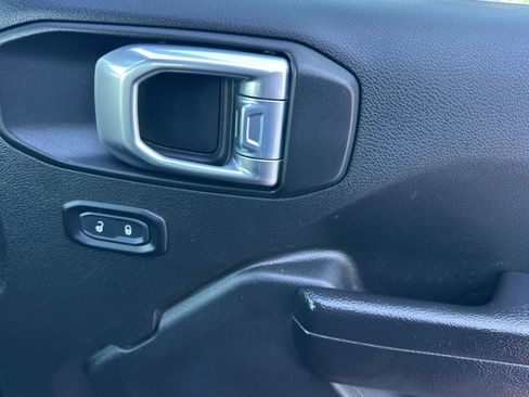 Used 2022 Jeep Wrangler Unlimited Sport image 22