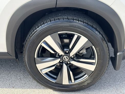 Used 2021 Nissan Rogue SL w/ Premium Package image 10