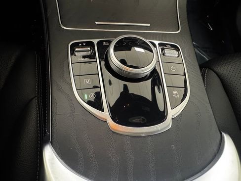 Used 2019 Mercedes-Benz GLC 300 4MATIC image 25