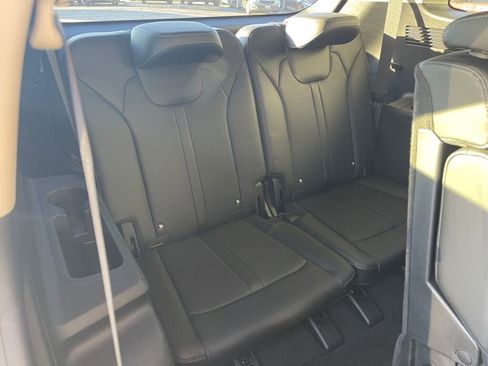 Used 2024 Kia Sorento S image 22