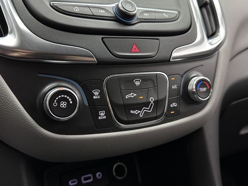 Used 2021 Chevrolet Equinox LS w/ LS Convenience Package FWD image 15