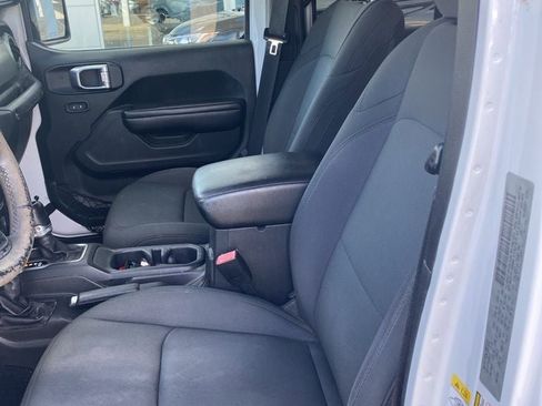 Used 2018 Jeep Wrangler Unlimited Sport S AWD/4WD image 5