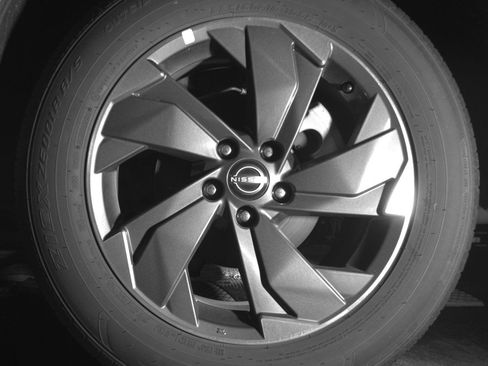 Used 2025 Nissan Rogue SV FWD image 14
