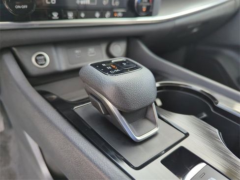 Certified 2023 Nissan Rogue SV image 33