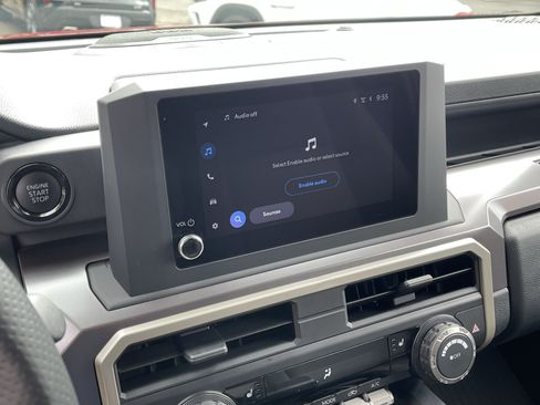 Certified 2025 Toyota Tacoma SR5 AWD/4WD image 23