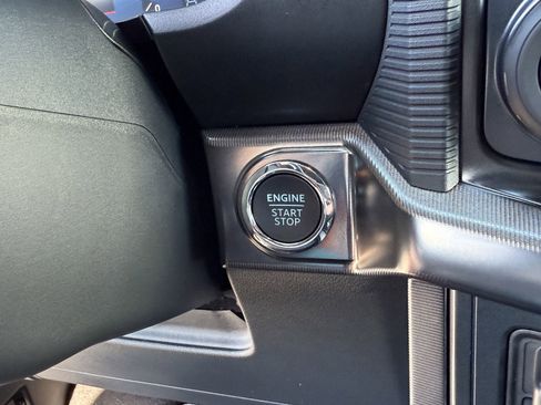 Used 2025 Ford F150 Platinum w/ Equipment Group 702A High image 34