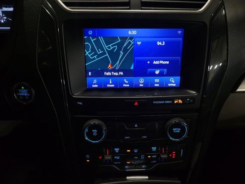 Used 2018 Ford Explorer XLT w/ Equipment Group 202A image 25