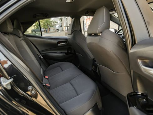 Used 2022 Toyota Corolla Hatchback image 34