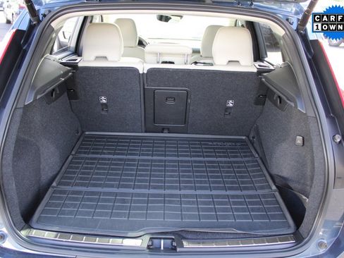 Used 2021 Volvo XC40 T5 Inscription w/ Advanced Package image 39