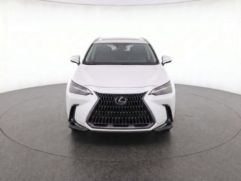 Used 2025 Lexus NX 250 FWD w/ Premium Package image 2