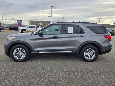 Used 2024 Ford Explorer XLT image 41