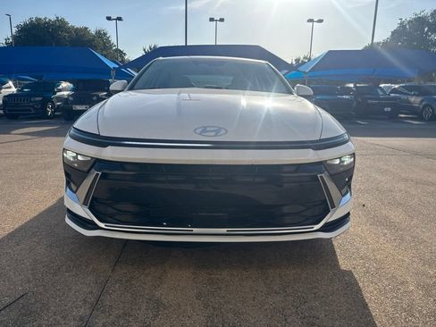 Used 2025 Hyundai Sonata SEL FWD image 2