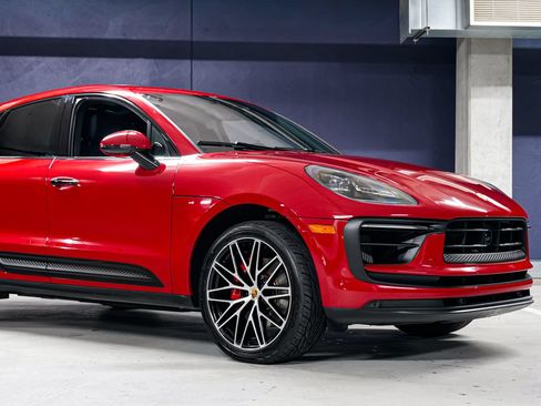 Used 2023 Porsche Macan S w/ Premium Package Plus AWD/4WD image 46